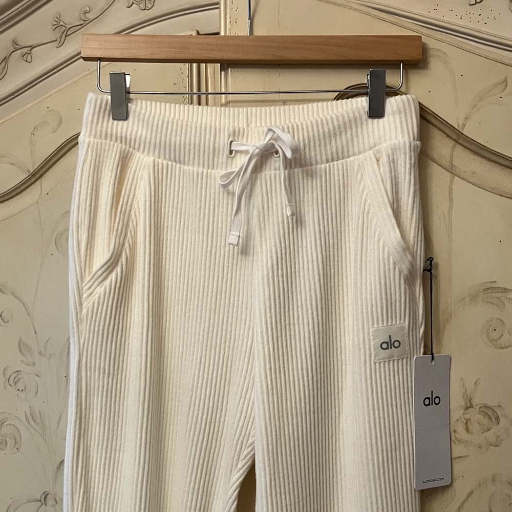 ALO Yoga Cream Ribbed Pants